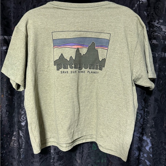 Womens crop patagonia tshirt - Picture 2 of 3